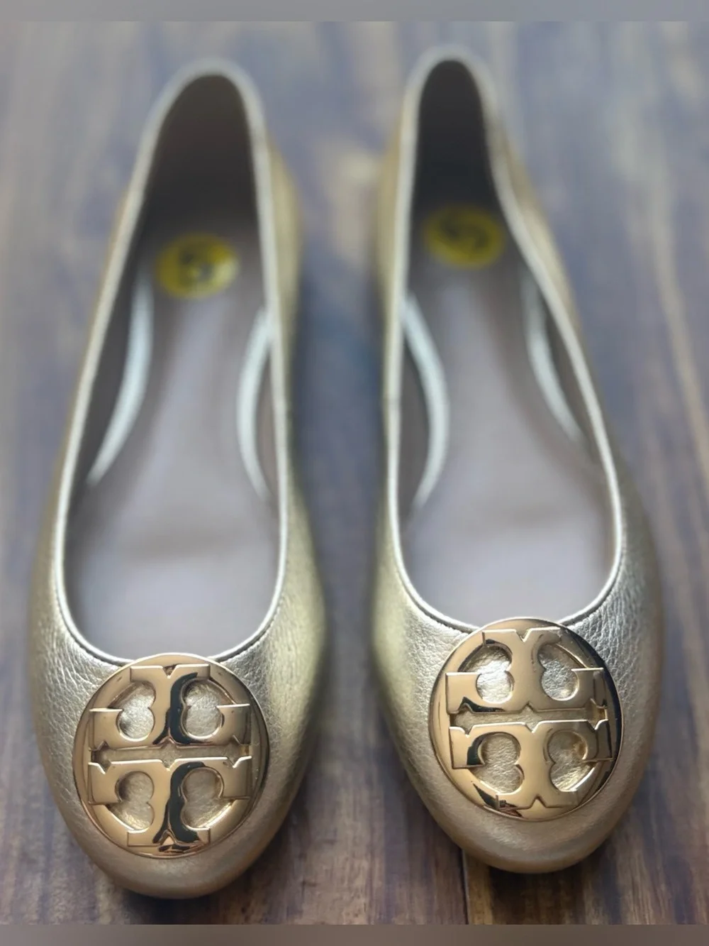 NWOB Tory Burch Claire Gold Metallic leather ballet flats Women’s size 5